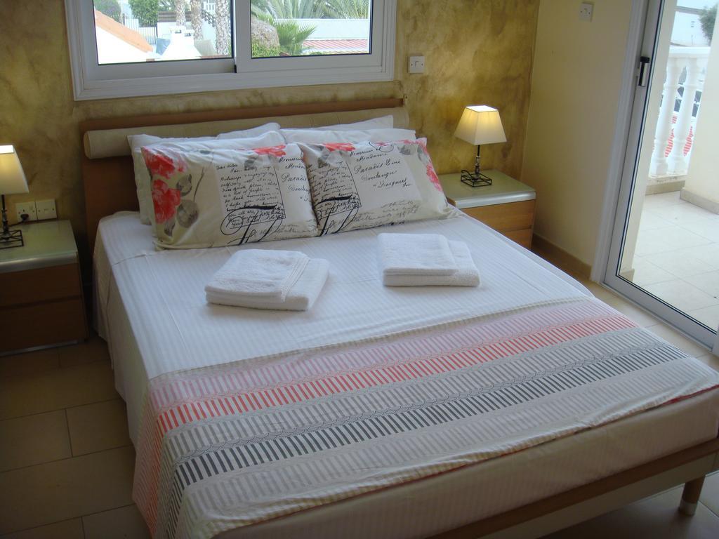 Athena Villa Ayia Napa Exteriör bild