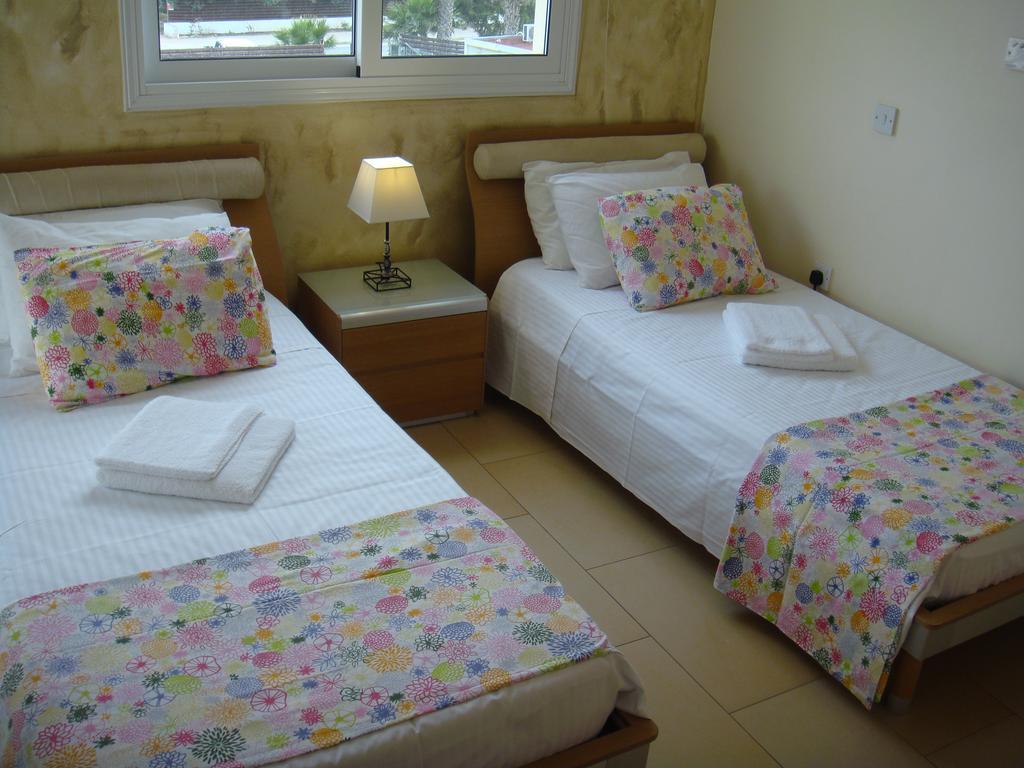 Athena Villa Ayia Napa Exteriör bild
